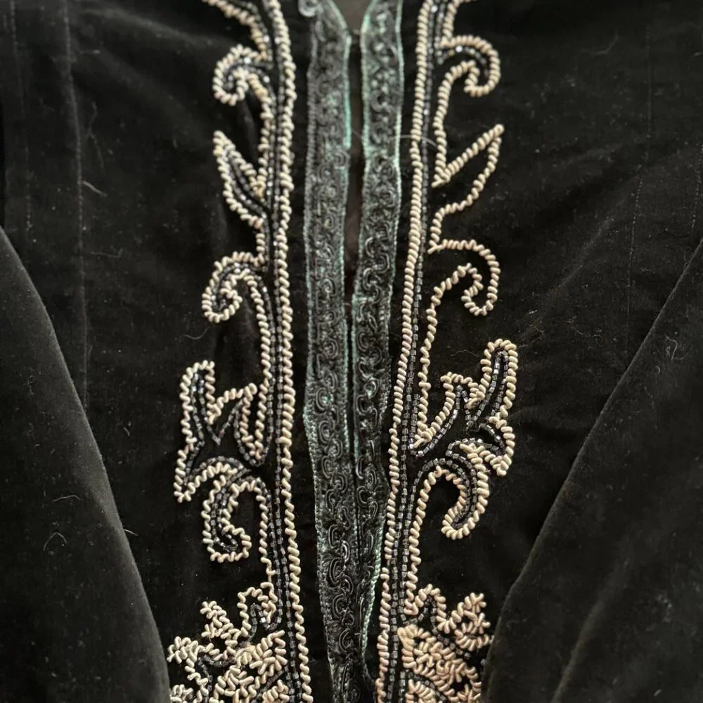 Vintage Bohemian Black Cropped  Velvet Embroidered Beaded Jacket Size S - Picture 4 of 11